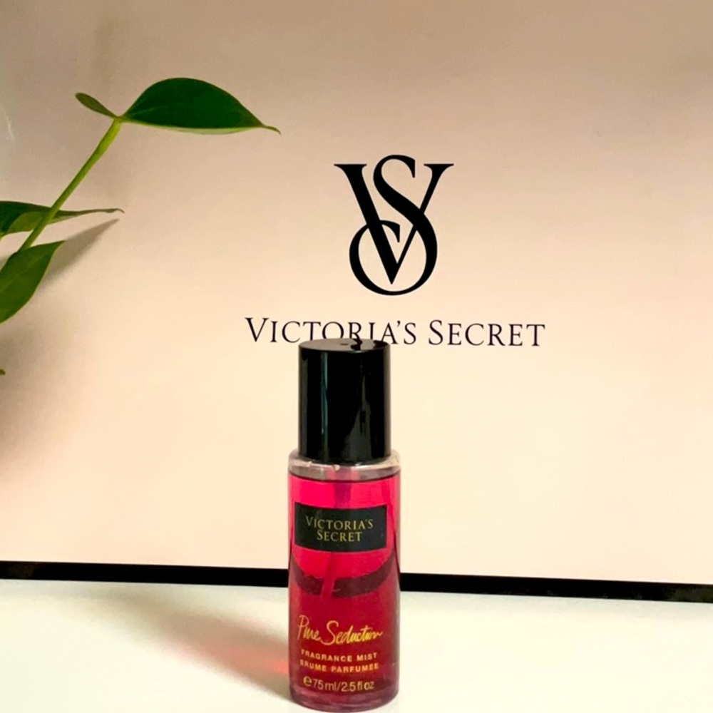 V.S PURE SEDUCTION